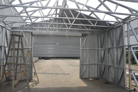 Fireproof Light Steel Frame Metal Prefab Car Shed With Steel Sheet Cladding Park home