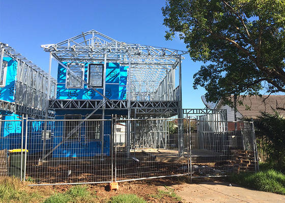 2 Story Light Steel Prefabricated Woden House , White Prefab Steel House Modular Home