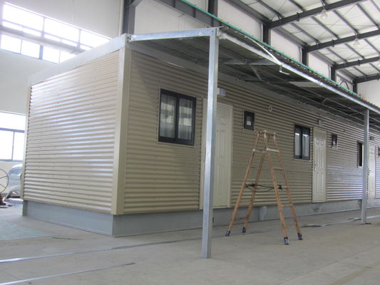 Ελαφριά κίτρινα σύγχρονα μορφωματικά σπίτια σπιτιών χάλυβα πλήρως διακοσμημένη τελειωμένα προκατασκευασμένα κουκέτα