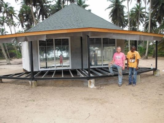 Ελαφριά ξενοδοχείο πάγκων ζευκτόντων στεγών χάλυβα Prefab/μπανγκαλόου Overwater παραλιών θερέτρου νησιών